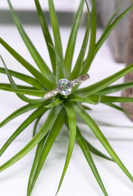 Dainty Oval Topaz Sterling Silver Ring (5)