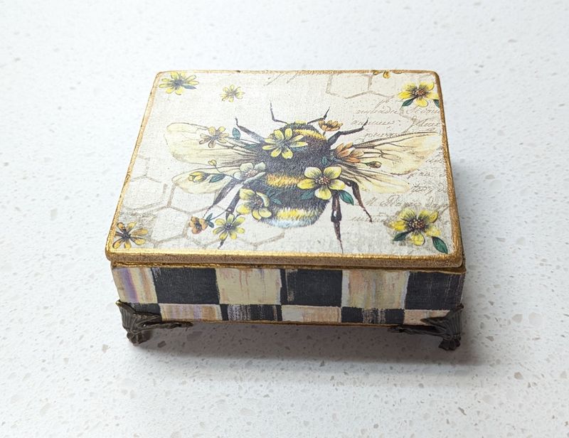 Mini Bee Box