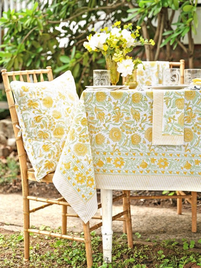 Sweet Sunshine Tablecloth Yellow 60x90
