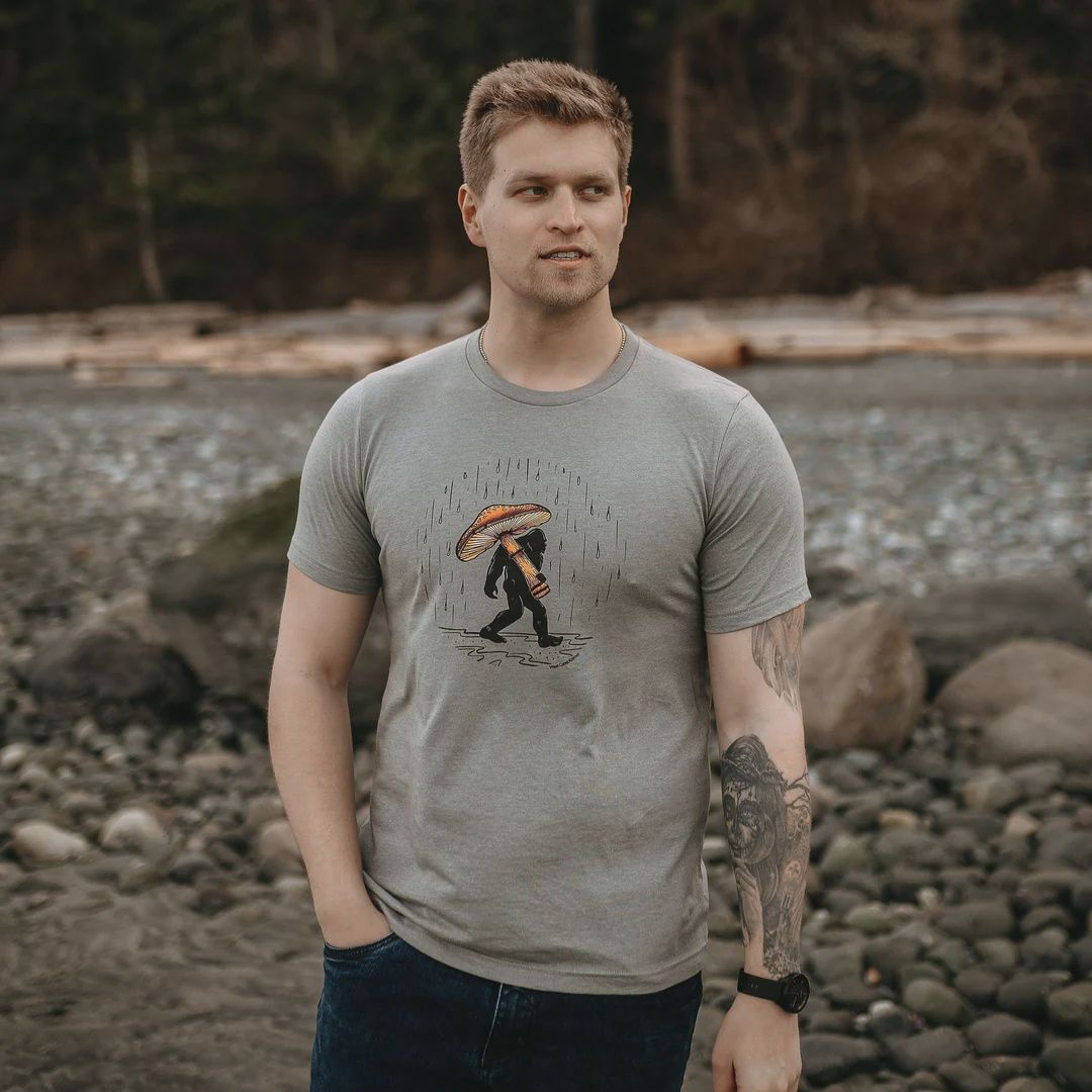 Amanita Umbrella Sasquatch Colourful Tee in Heather Blue Storm