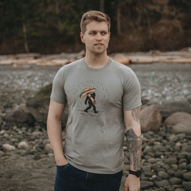 Amanita Umbrella Sasquatch Colourful Tee in Heather Blue Storm