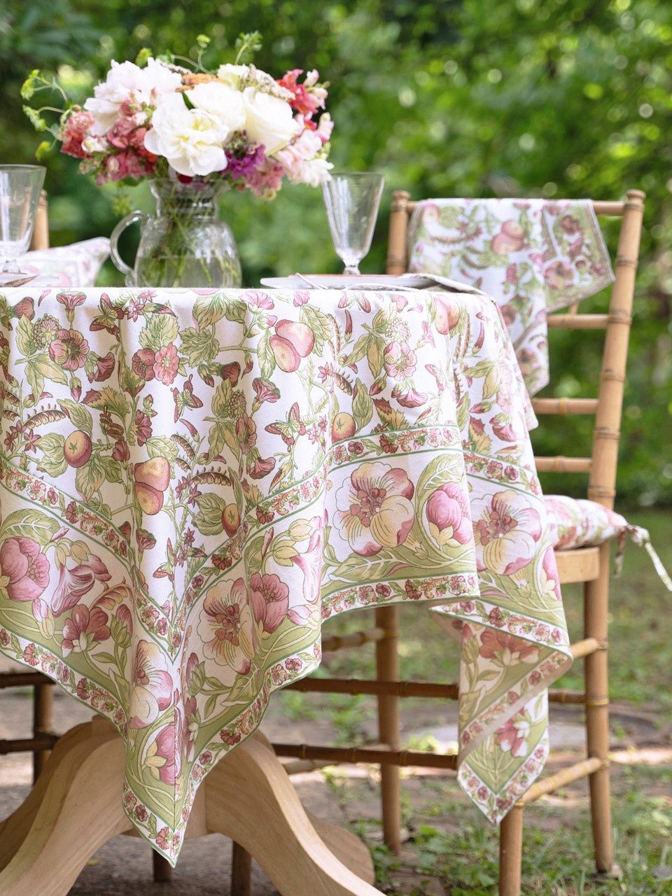 Savannah Tablecloth - Ivory 54x54