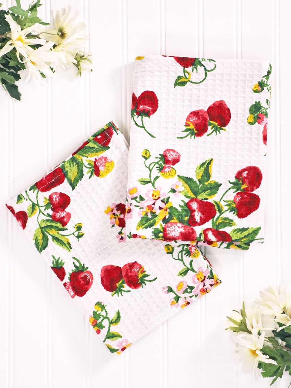 Strawberry Basket tea Towel Set of 2 - Ecru