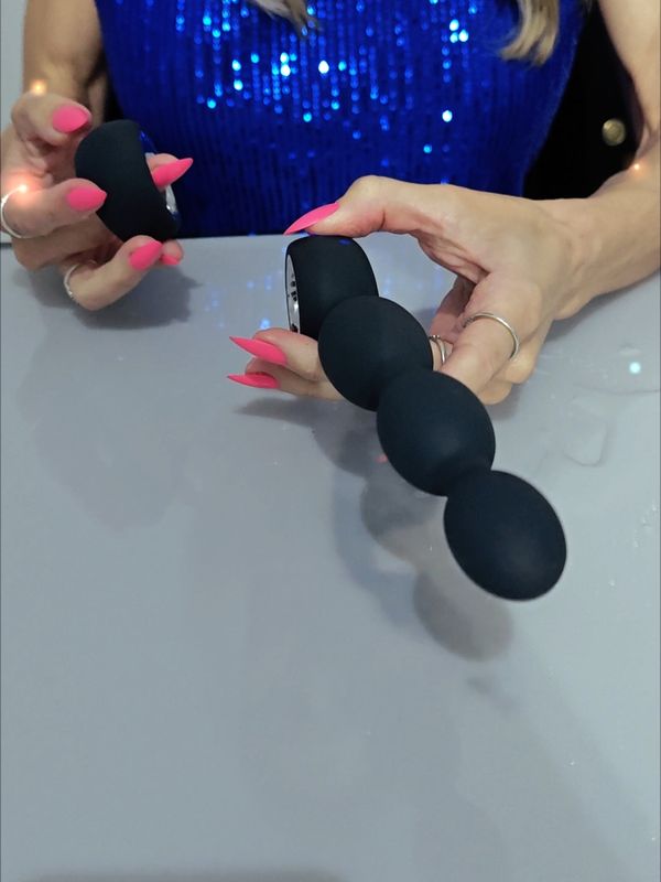 Unisex Vibrating Anal Beads With Ring Remote Control
