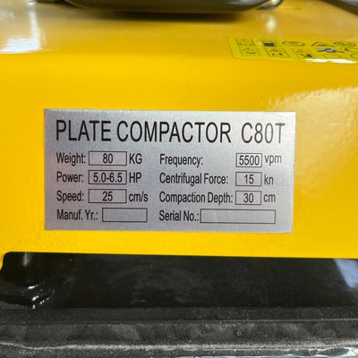 Alquiler de Compactadora de Placa – Motor a Gas de Alta Potencia