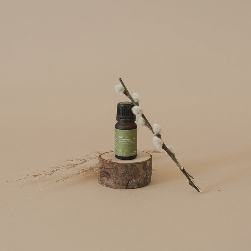 WILLOW ESSENTIAL OIL