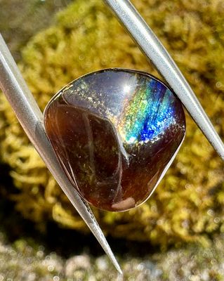 Rainbow Garnet Freeform Cabochon – San Pedro Mountain, New Mexico 9.68 ct |14mm x 12mm x 4mm