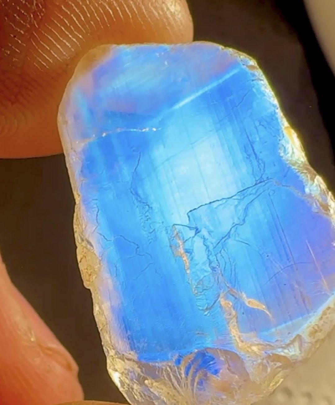 Double-Terminated Transparent Blue and Orange-Flash Moonstone – Andilamena, Madagascar – 40.6 cts | 27mm x 16.85mm x 11.25mm