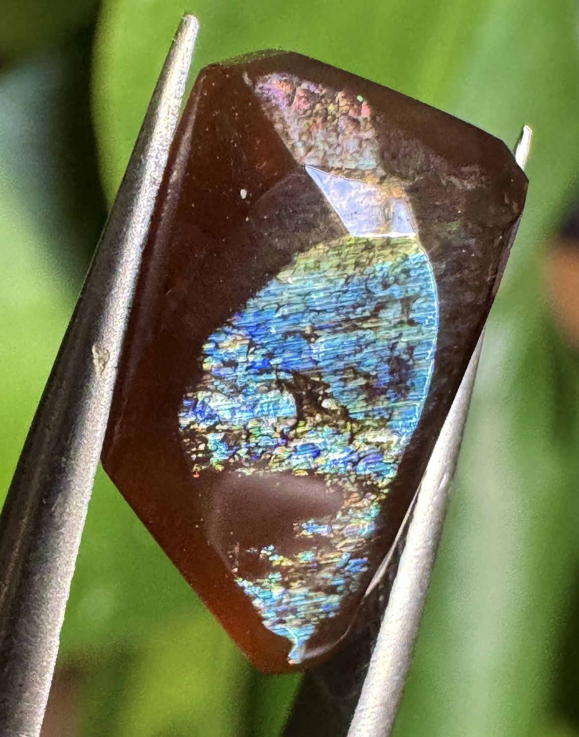 Freeform-Faceted Rainbow Garnet – San Pedro Mountain, New Mexico 5.12 ct | 14.21mm x 8.15mm x 3.4mm