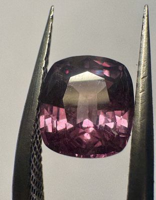 Cushion-Cut Color Change Garnet – Morogoro, Tanzania 1.38 ct | 5.8mm x 6.5mm x 3.6mm