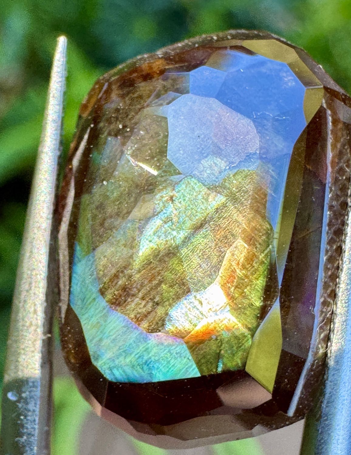 Rainbow Garnet – Tenkawa Village, Nara, Japan  14.6 cts | 18.7 mm x 12.24 mm x 5.5 mm