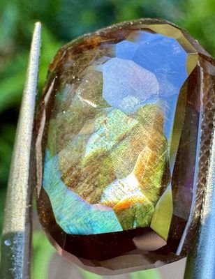 Rainbow Garnet – Tenkawa Village, Nara, Japan  14.6 cts | 18.7 mm x 12.24 mm x 5.5 mm