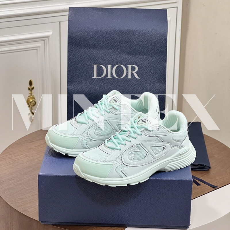 DI Sneakers