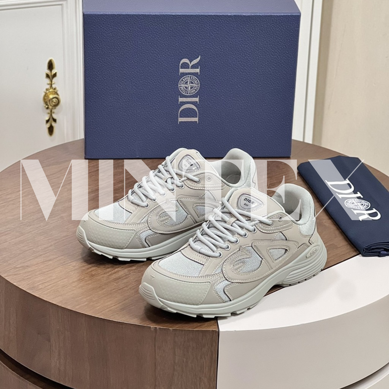 DI Sneakers