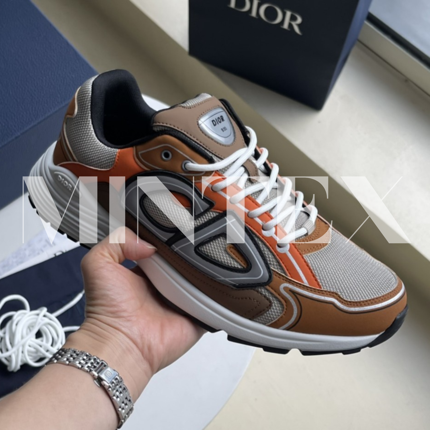 DI Sneakers