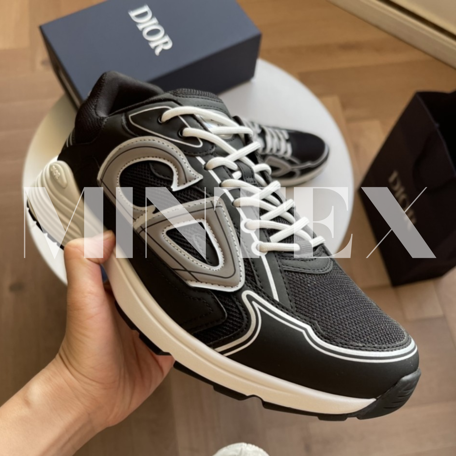 DI Sneakers