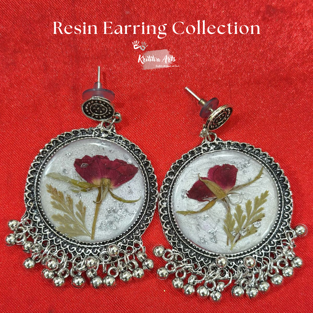 Handcrafted Round Resin Earrings – Timeless Floral Beauty🌿✨