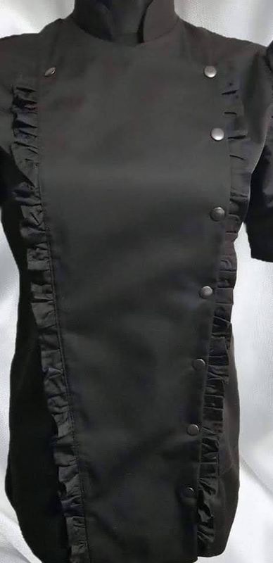 BLUZA Z FALBANKĄ CZARNA