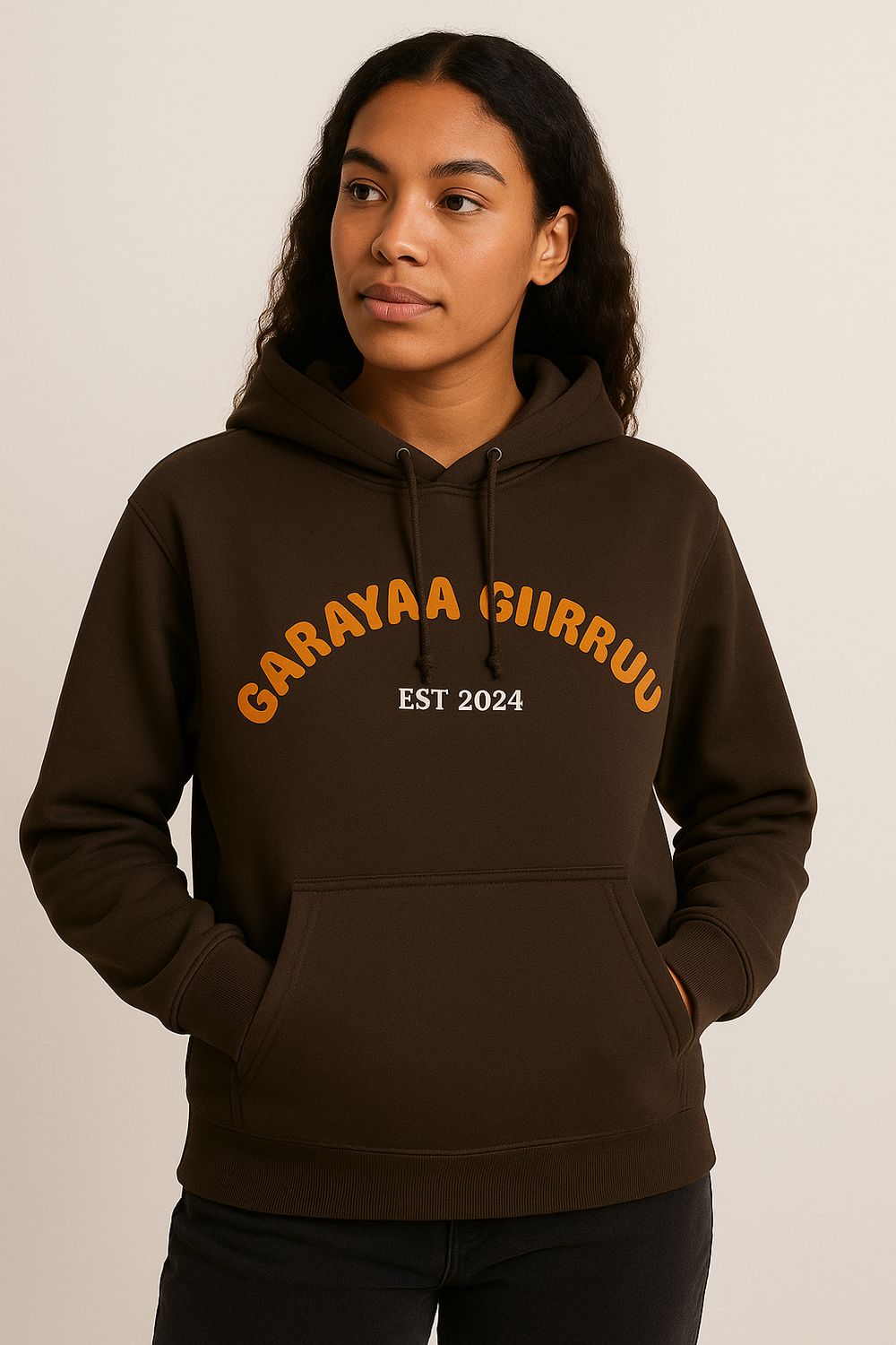 Garayaa Giirruu Hoodie - tofee, ochre edition