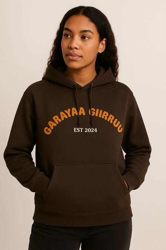 Garayaa Giirruu Hoodie - tofee, ochre edition