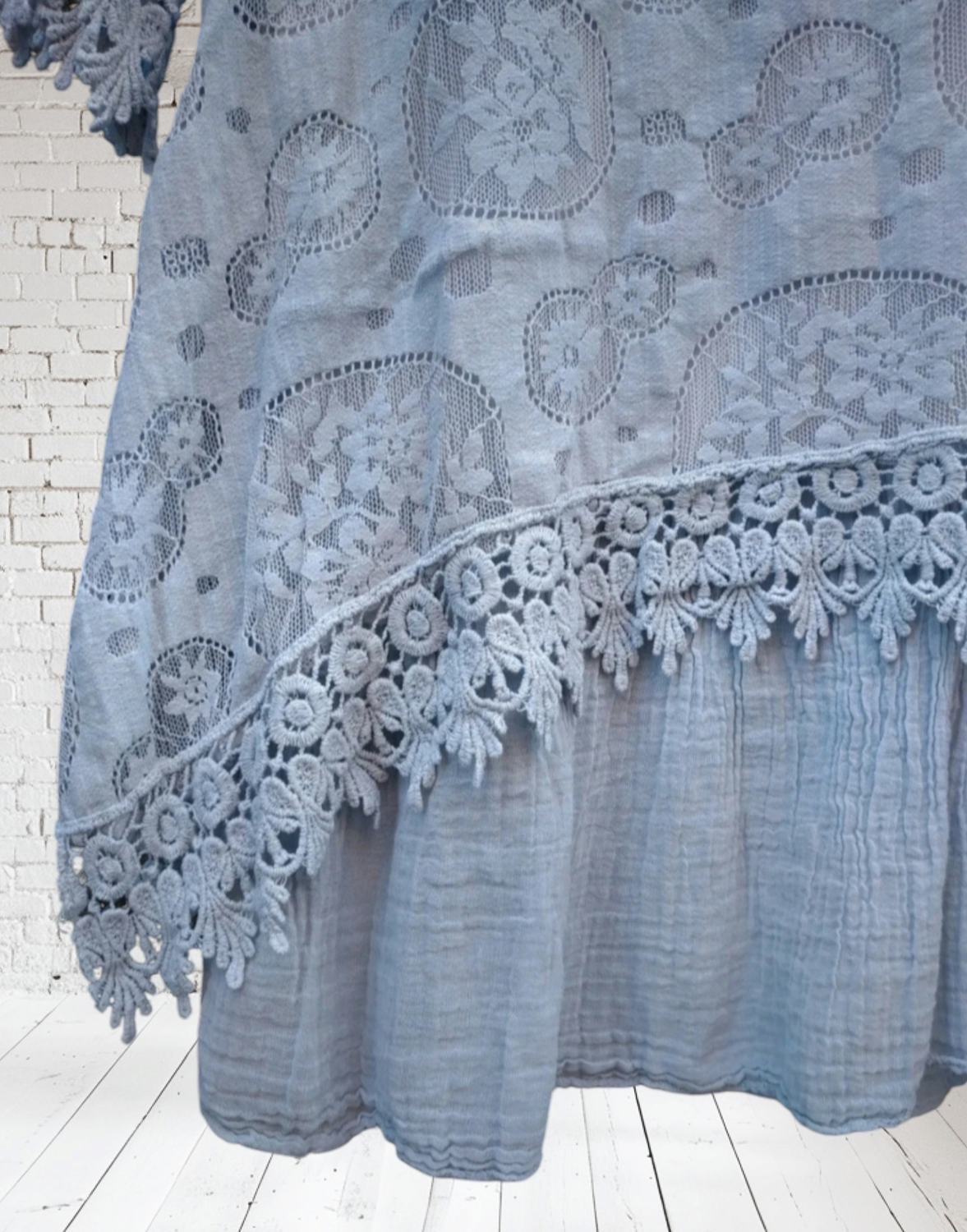 Top encaje gris