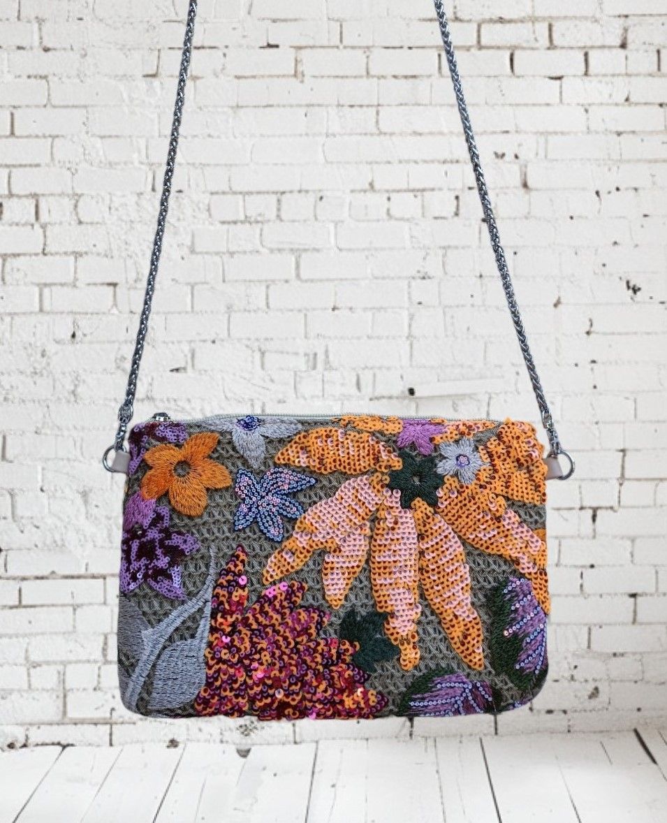 Clutch bordado