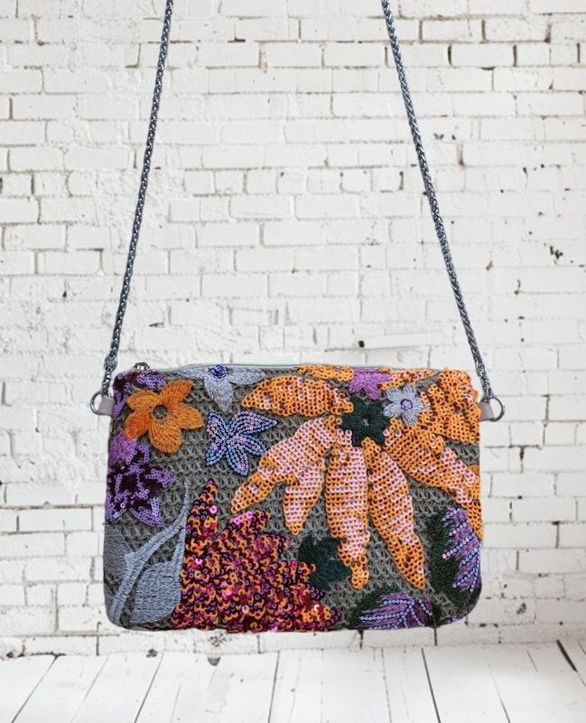 Clutch bordado