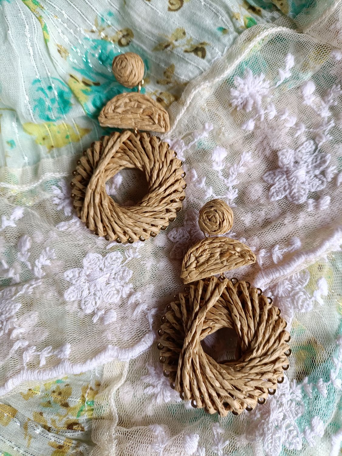 Pendientes rafia