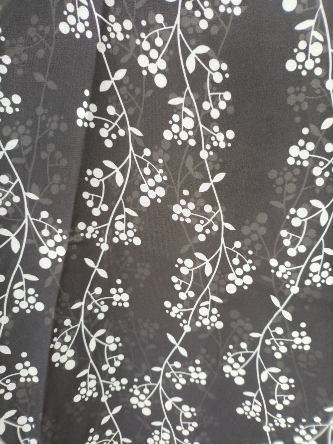 Blusa negra floral