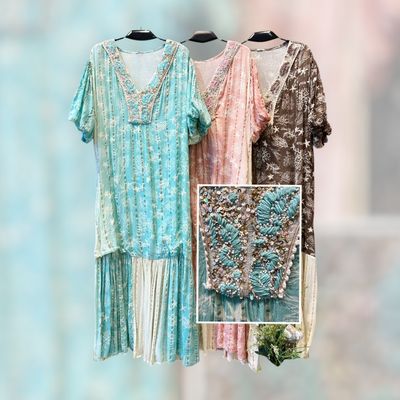 Vestido cuello bordado