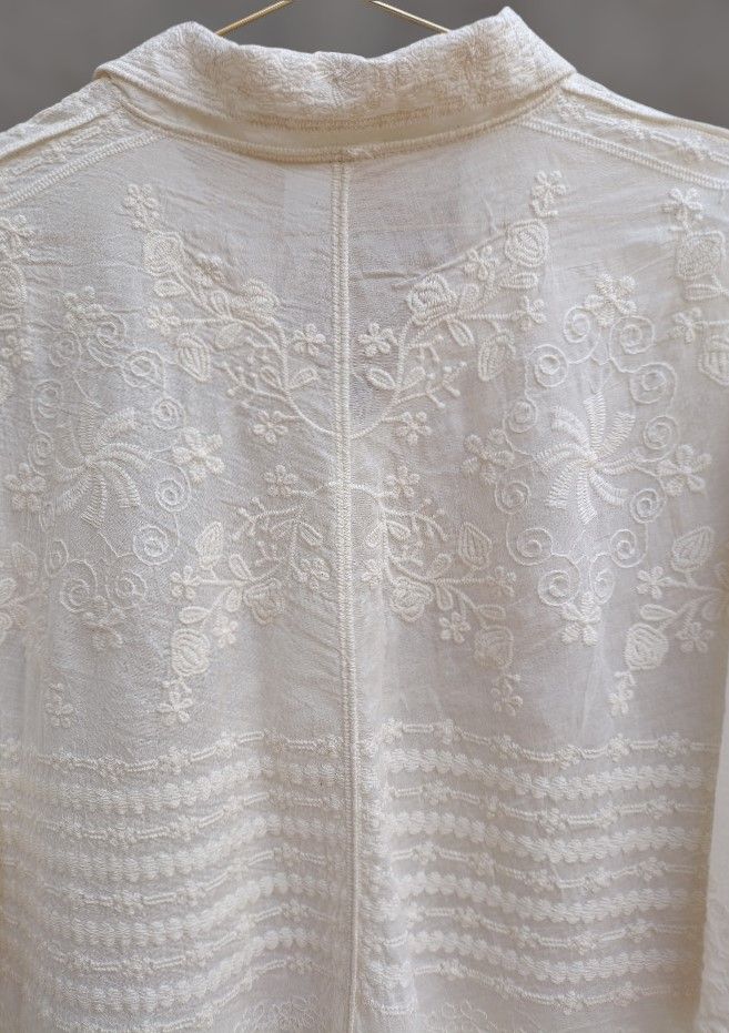 Camisa crema bordados
