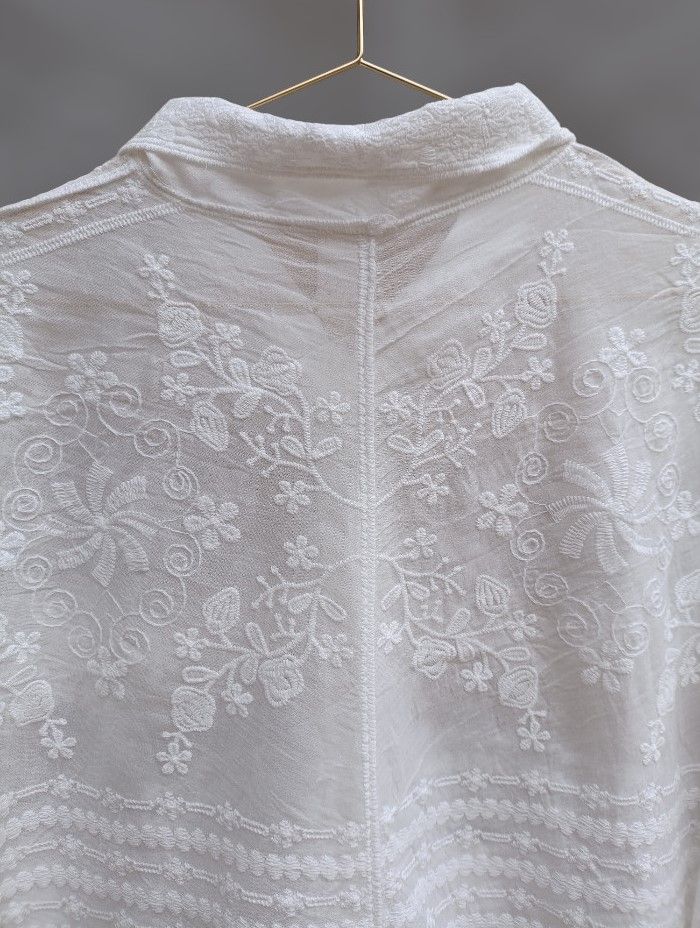 Camisa blanca bordados