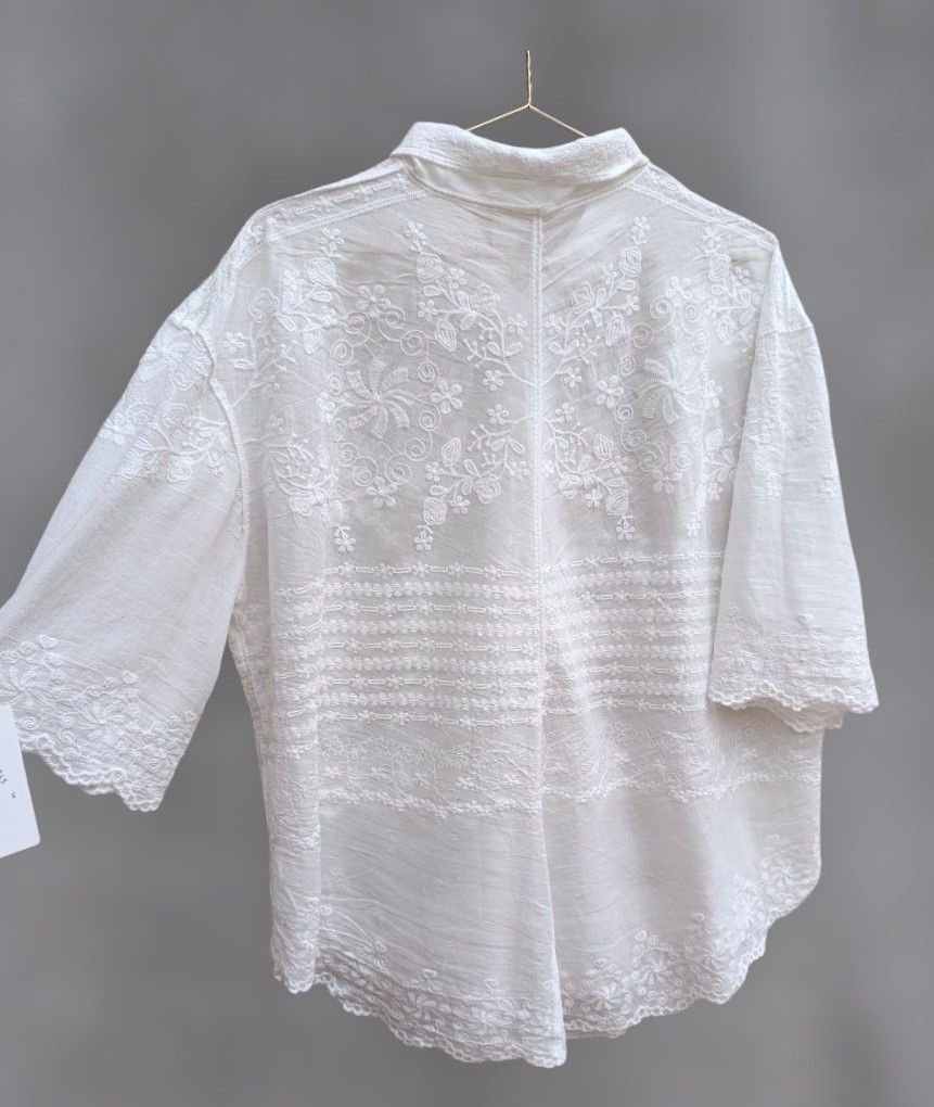 Camisa blanca bordados