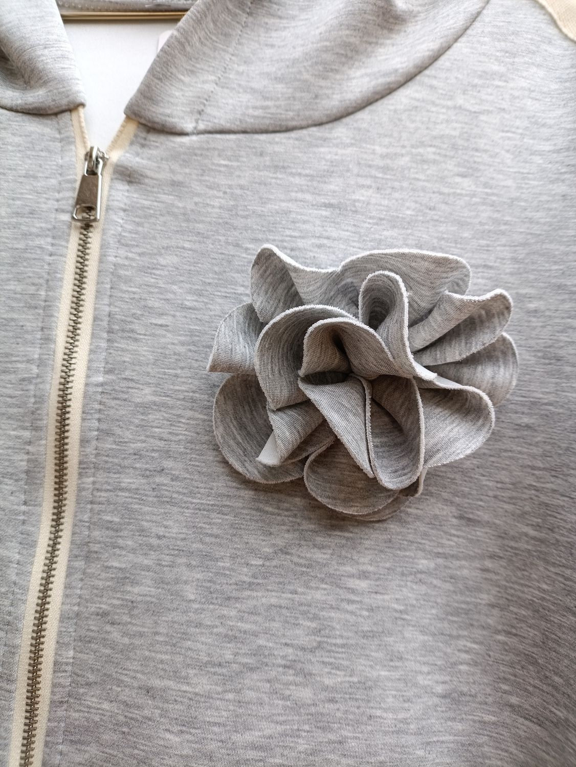 Chaqueta cremallera flor