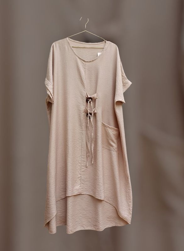 Vestido beige lazos