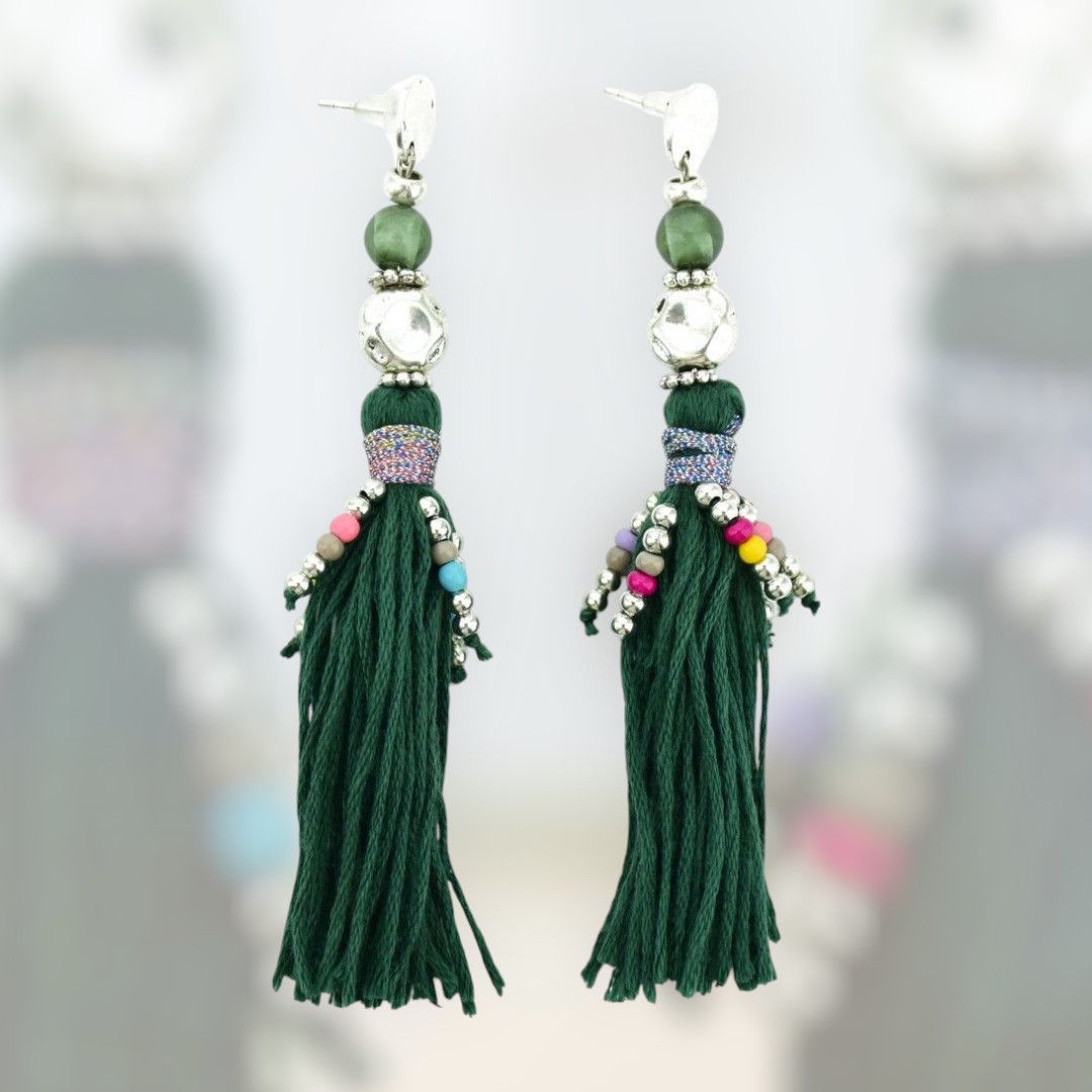 Pendientes borlas verdes