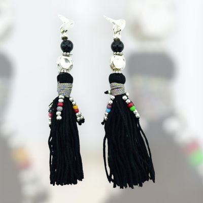 Pendientes borlas negras