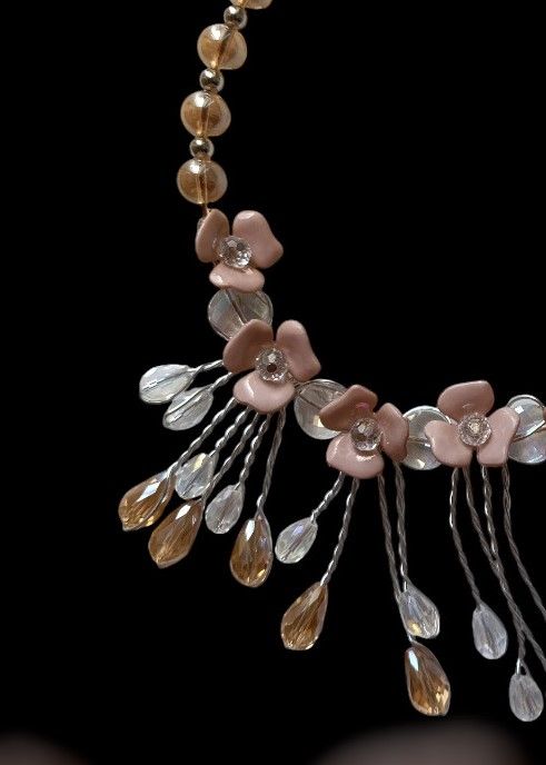 Collar marrón flores cristal