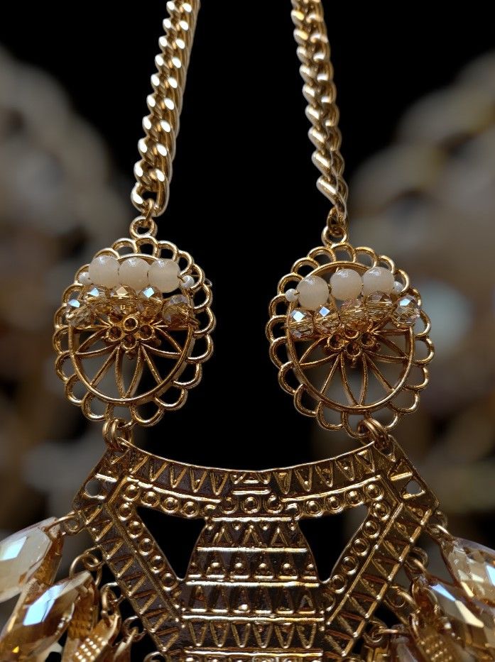 Collar metálico antelina