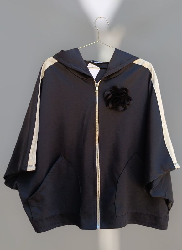 Chaqueta negra flor