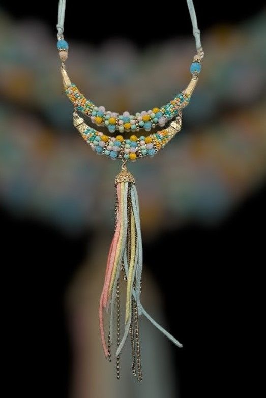 Collar antelina bolitas