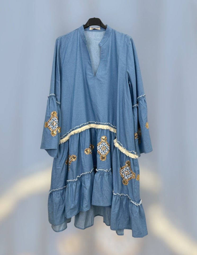 Vestido apliques dorados