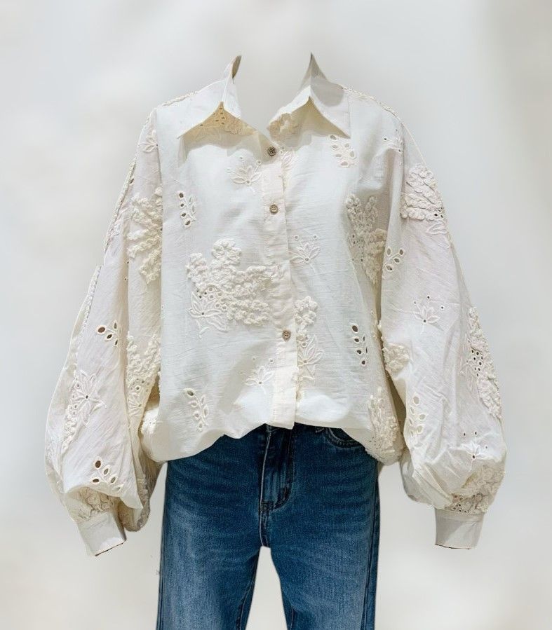 Camisa beige bordados