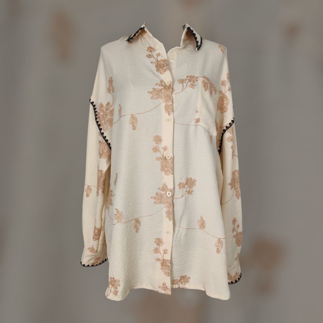 Camisa flores bordadas