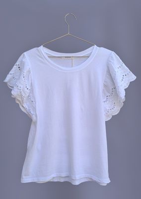 Camiseta manga bordada