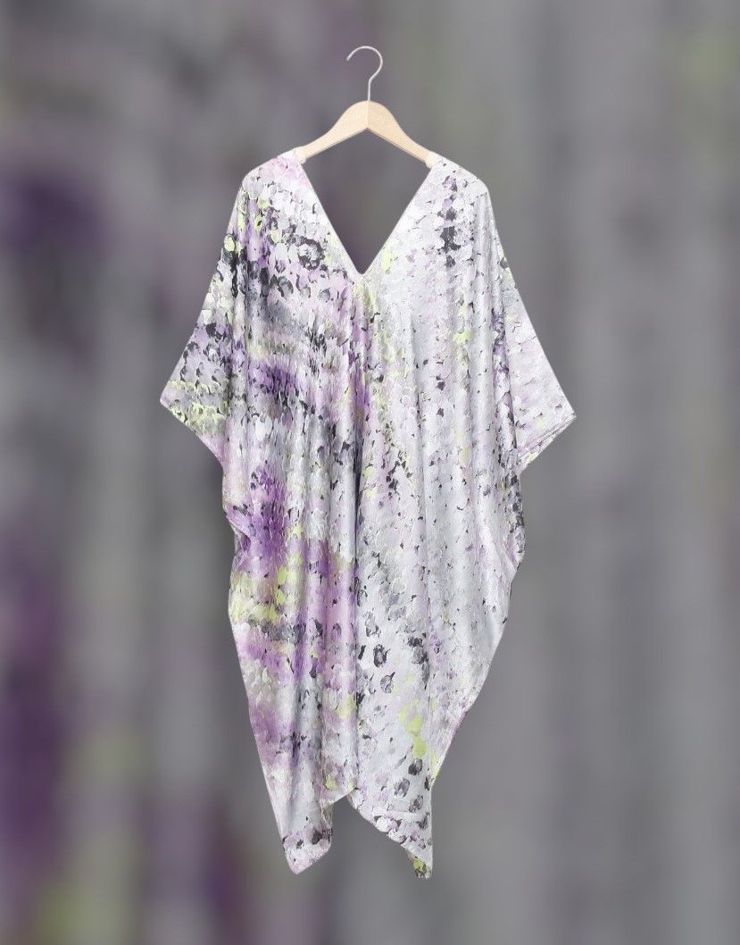 Kimono gris manchas