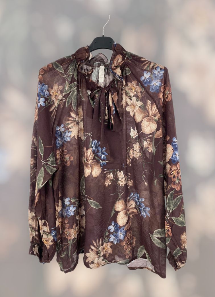 Blusa marrón estampada
