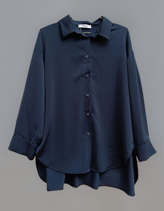 Camisa bajo redondeado azul marino