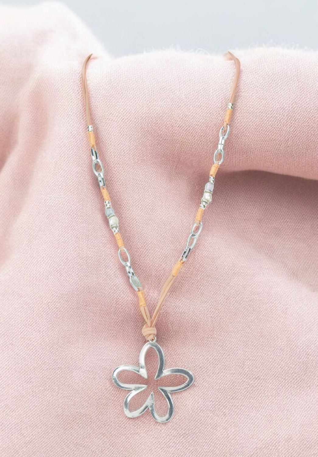 Collar colgante flor