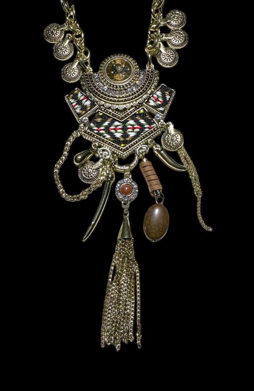 Collar dorado abalorios